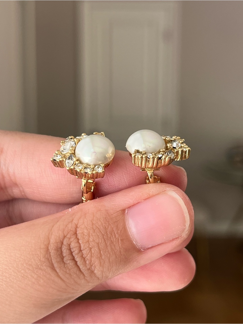 Authentic Vintage Dior Round Pearl Marquise Rhinestone Wing Good Clip Earrings - Picture 4 of 6